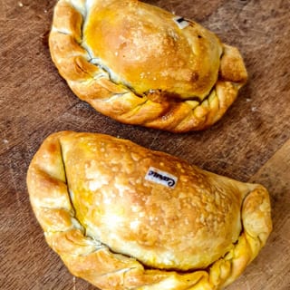 Empanada de Camarones / Shrimp Empanada