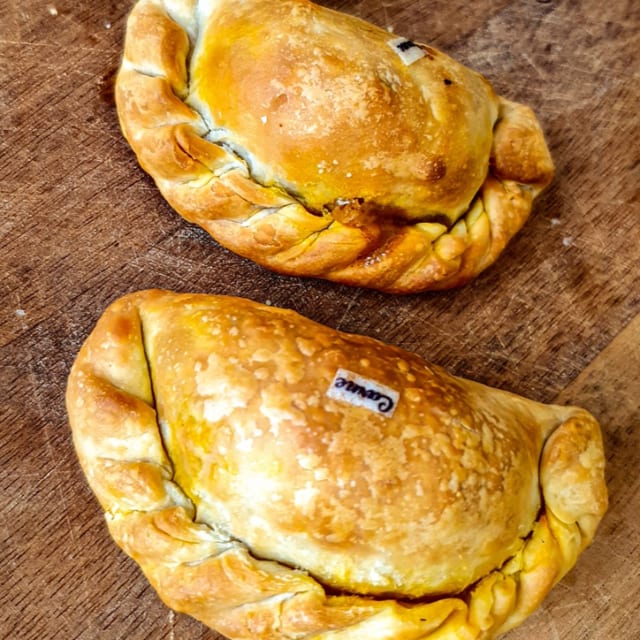 Empanada de Pollo / Chicken Empanada.